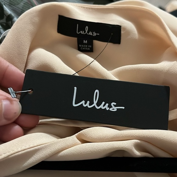 Lulus Cream V-Neck Blouse Top Size Medium - Picture 3 of 7